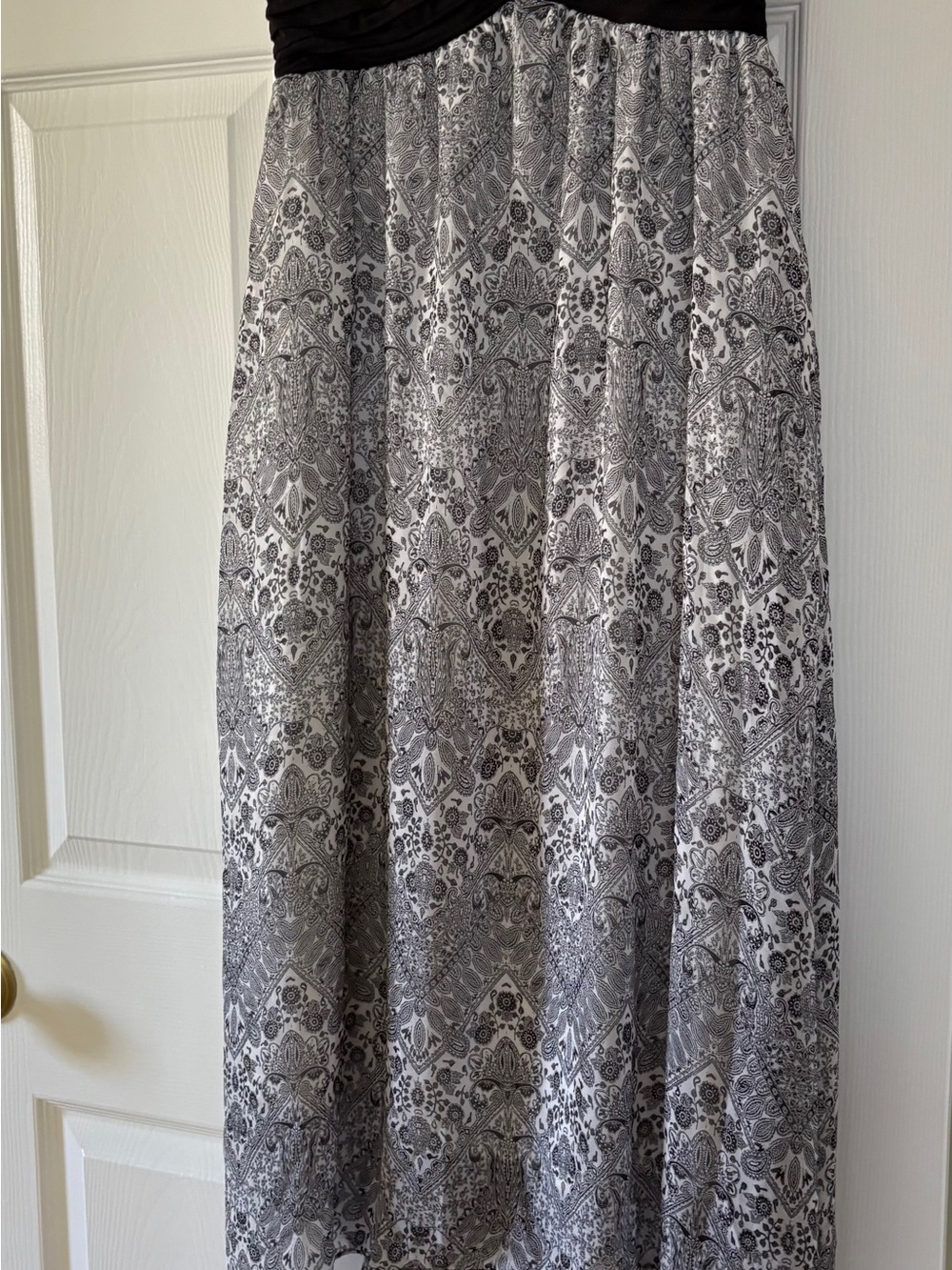 Women's Black and White Patterned Maxi Skirt